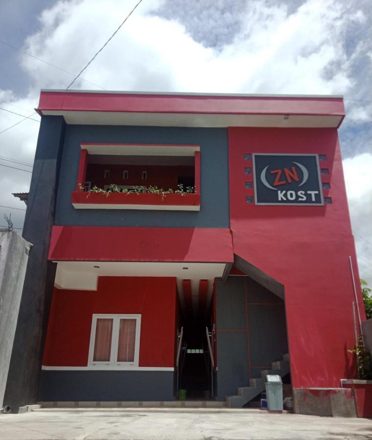 Albergue RedDoorz near Terminal Mendolo Wonosobo Exterior foto